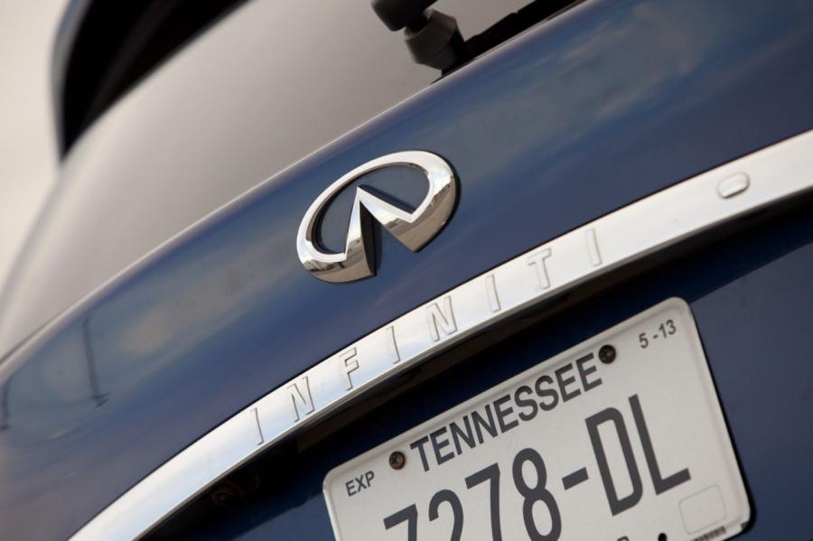  Infiniti FX37 2013 года  (фото 23 из 28)